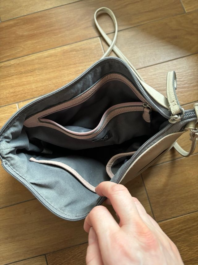 Borsa piatta con tracolla