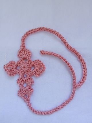 Bracciale con croce - a uncinetto