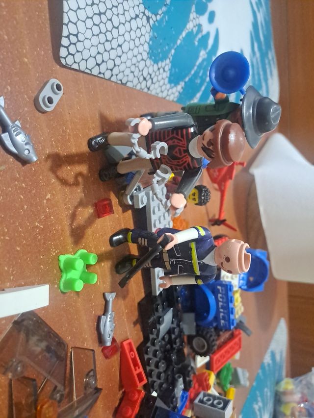 PIEZAS SUELTAS DE LEGO Y PLAYMOBIL