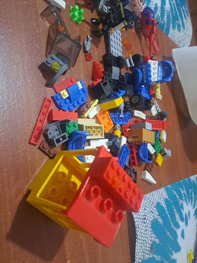 PIEZAS SUELTAS DE LEGO Y PLAYMOBIL