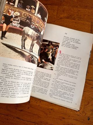 Libro PINOCHO antiguo extraido de la pelicula