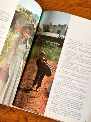 Libro PINOCHO antiguo extraido de la pelicula