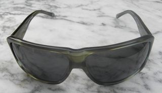 Gafas de sol diseñadas del modisto Antonio Pernas