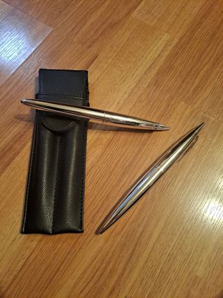 Bolígrafo y pluma La Caixa
