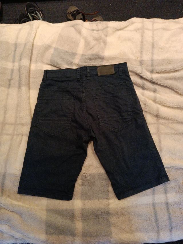 Pantalón corto vaquero azul marino