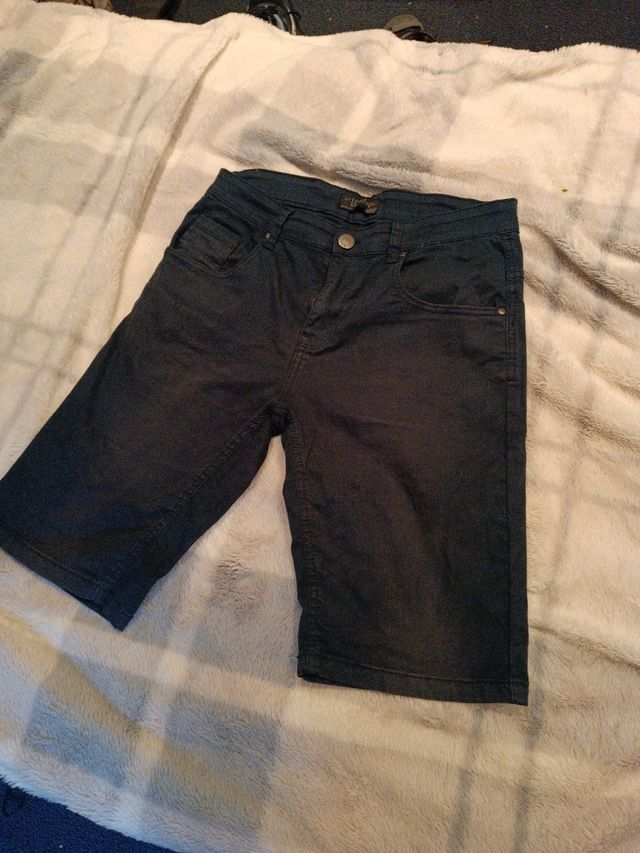 Pantalón corto vaquero azul marino