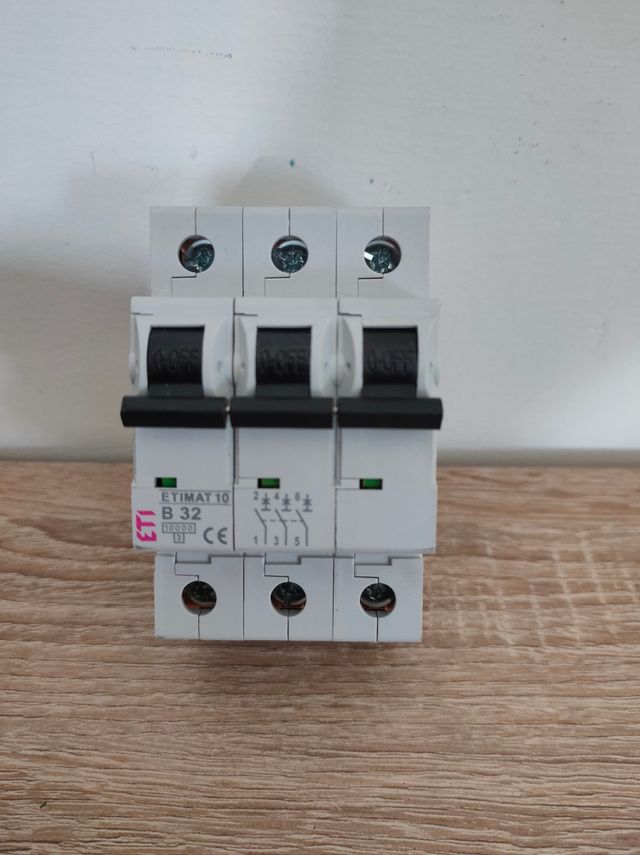 Interruttore Magnetotermico 32A