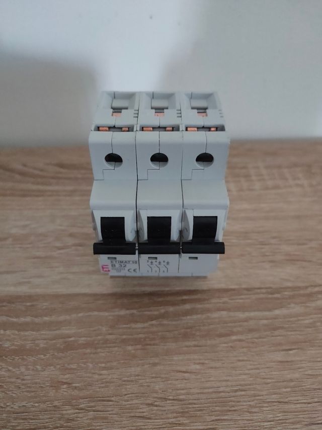 Interruttore Magnetotermico 32A