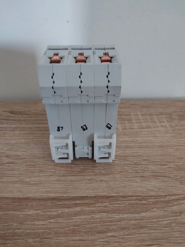 Interruttore Magnetotermico 32A