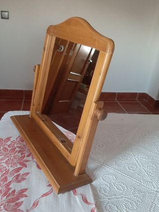 Espejo basculante de madera