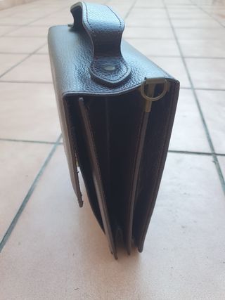 Maletín de piel con llave