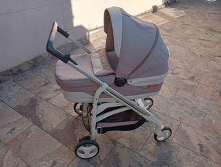 Silla y capazo de bebé