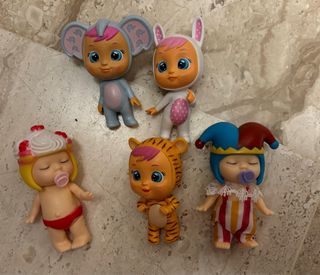 Bebes llorones pequeños y otros