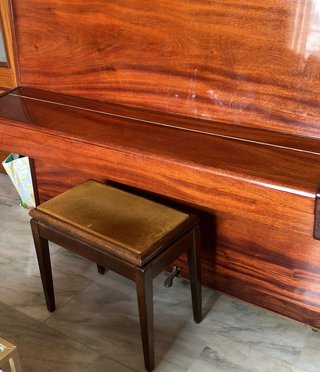 Piano de pared de estudio Hermann Mayr
