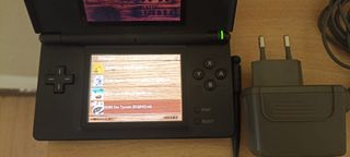 Nintendo DS con SD y menú.