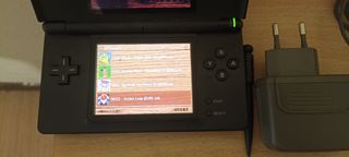 Nintendo DS con SD y menú.