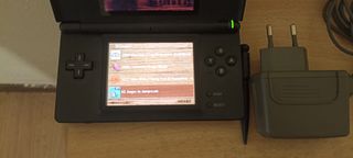 Nintendo DS con SD y menú.