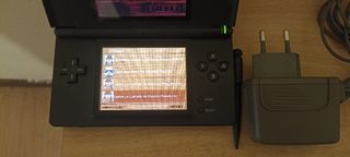Nintendo DS con SD y menú.