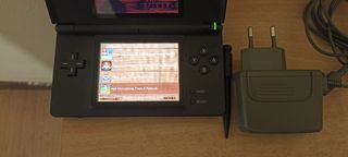 Nintendo DS con SD y menú.