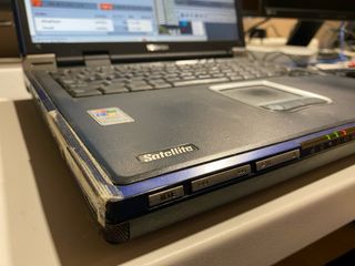 Portatil Toshiba Antiguo