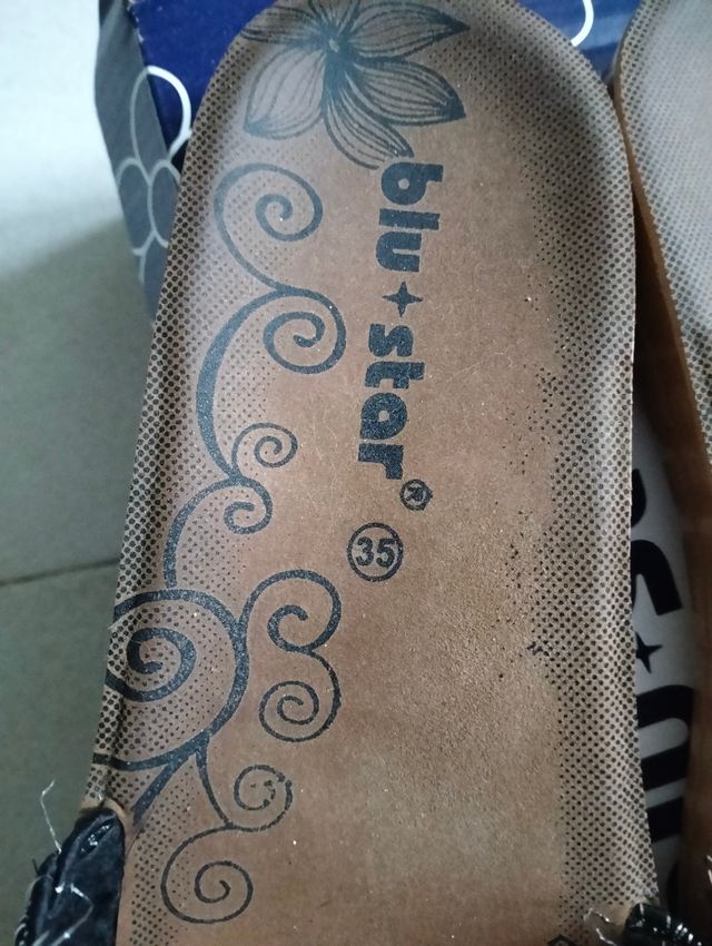 Ciabatte con applicazioni strass