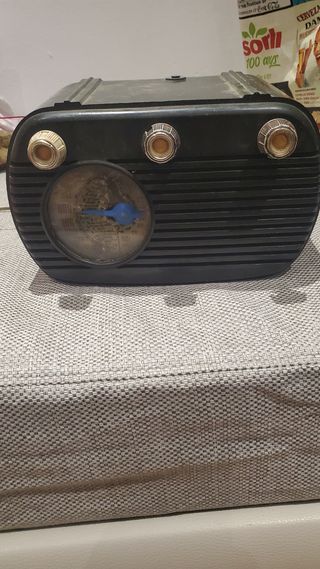 ANTIGUA RADIO L-40 UNIVERSAL.