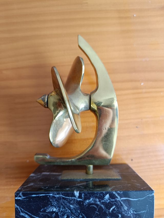 Pisapapeles de bronce hélice de barco