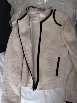 Chaqueta estilo Chanel en color crema
