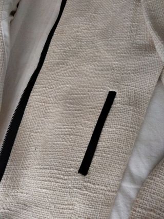 Chaqueta estilo Chanel en color crema