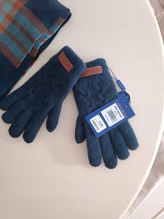 Guantes sin estrenar,marca Caramelo 
