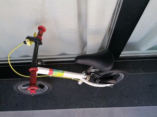 Bicicleta B'twin sin pedales + patinete regalo