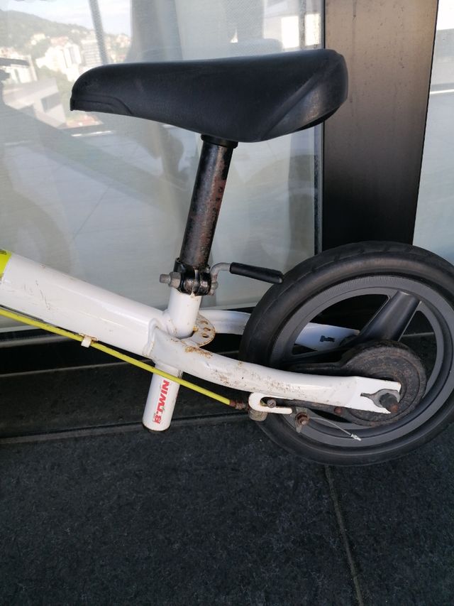 Bicicleta B'twin sin pedales