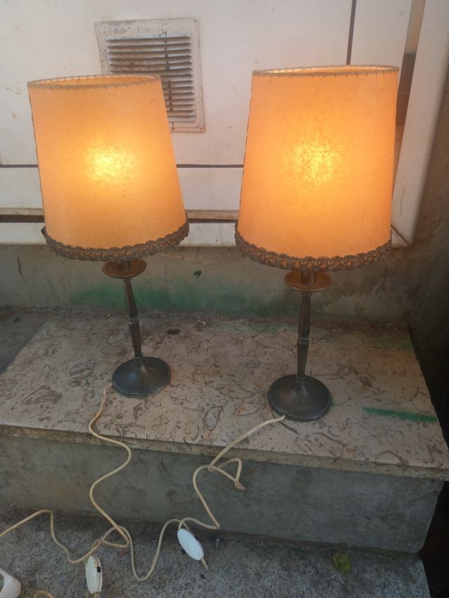 Dos lámparas de latón antiguas