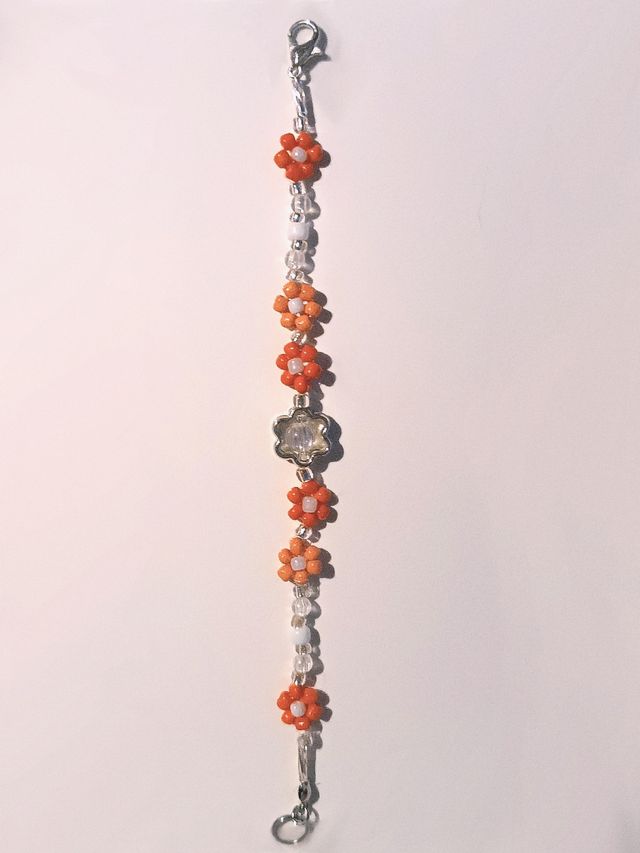 Pulseras de cuentas de flores