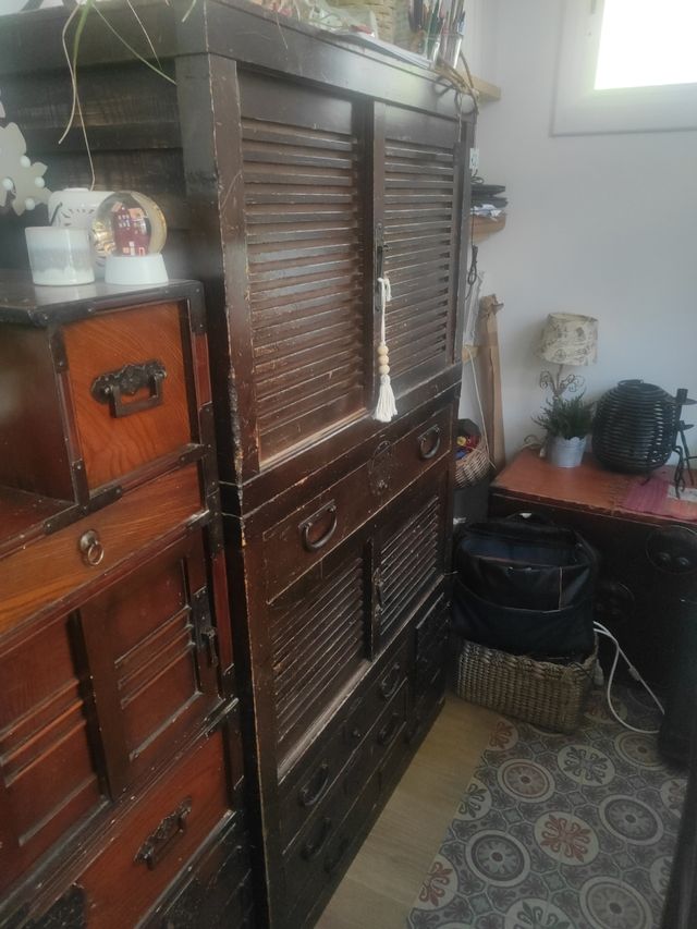 Mueble japones antiguo. Tansu