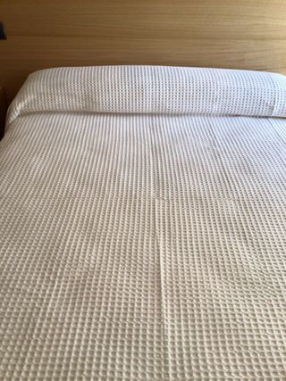 Colcha de cama ( colchón 135 )