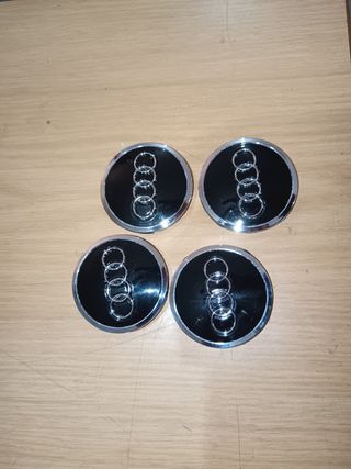 Tapas de Audi en gris cromado y negro cromado