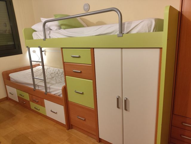 Litera tren + mesita de noche