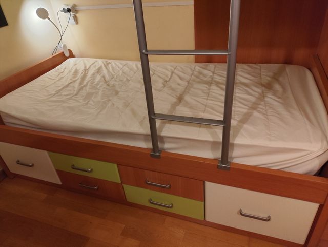 Litera tren + mesita de noche
