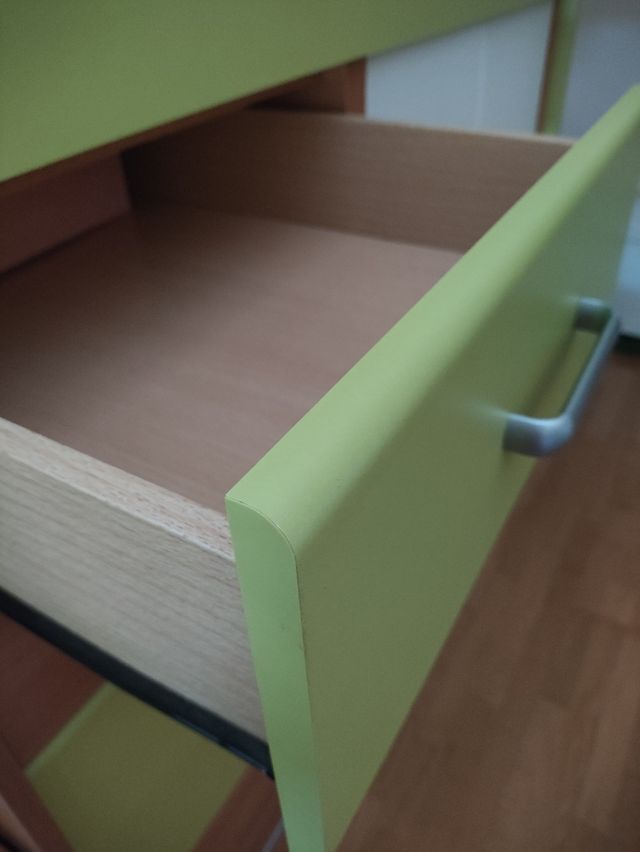 Litera tren + mesita de noche