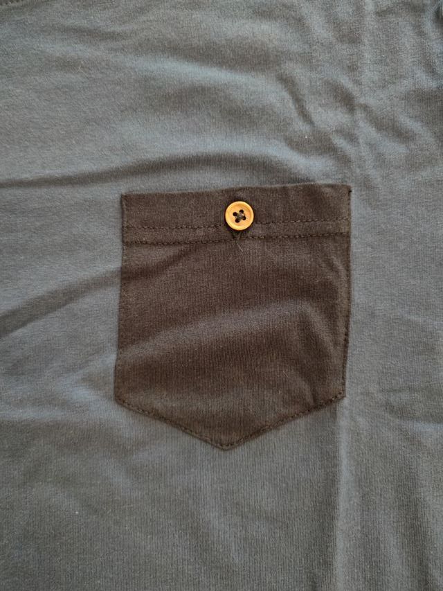 T-shirt con taschino