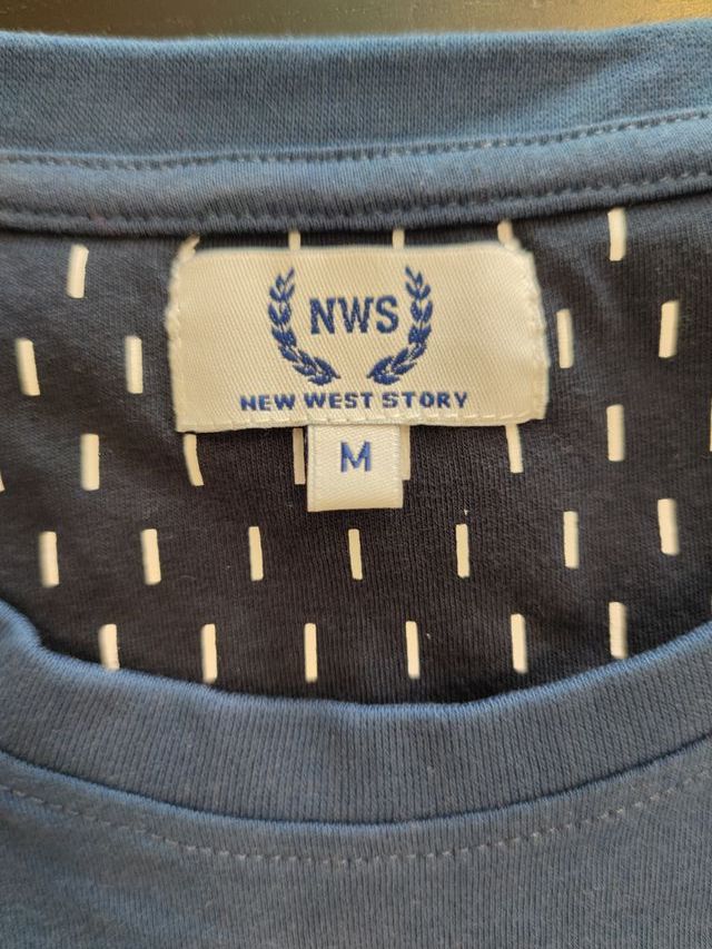 T-shirt con taschino