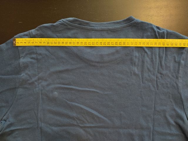 T-shirt con taschino