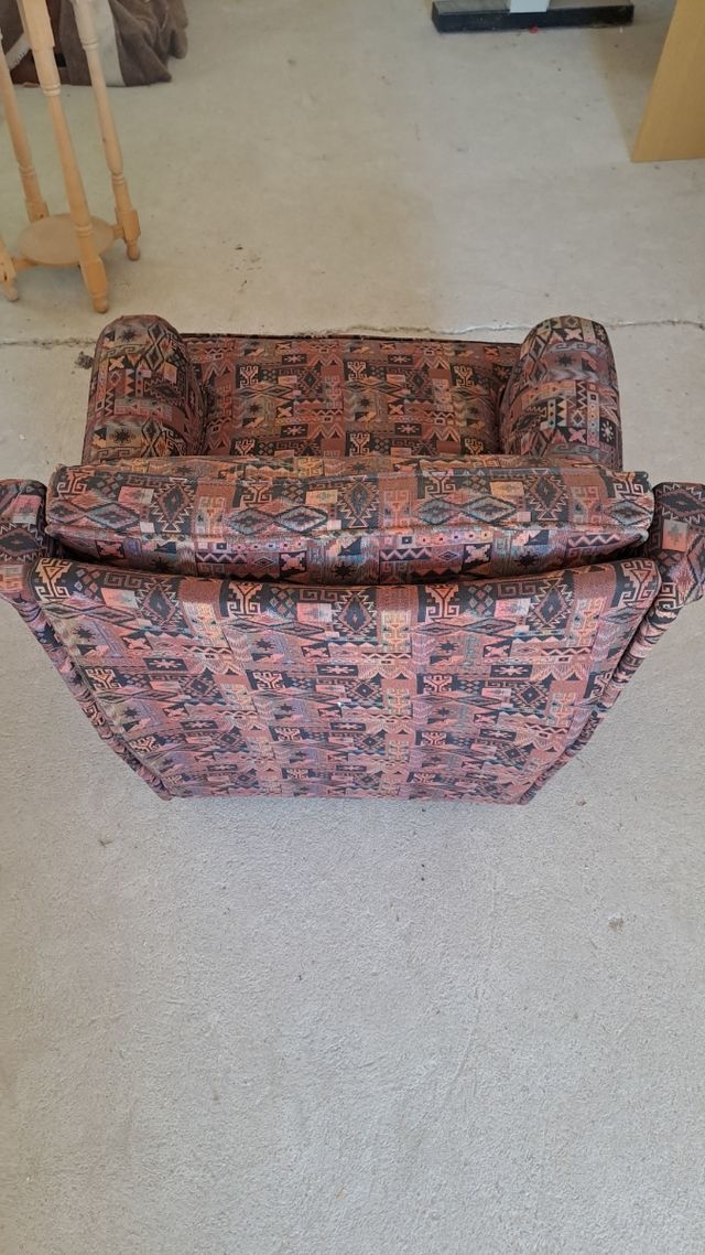 Sofá cama y sillones.