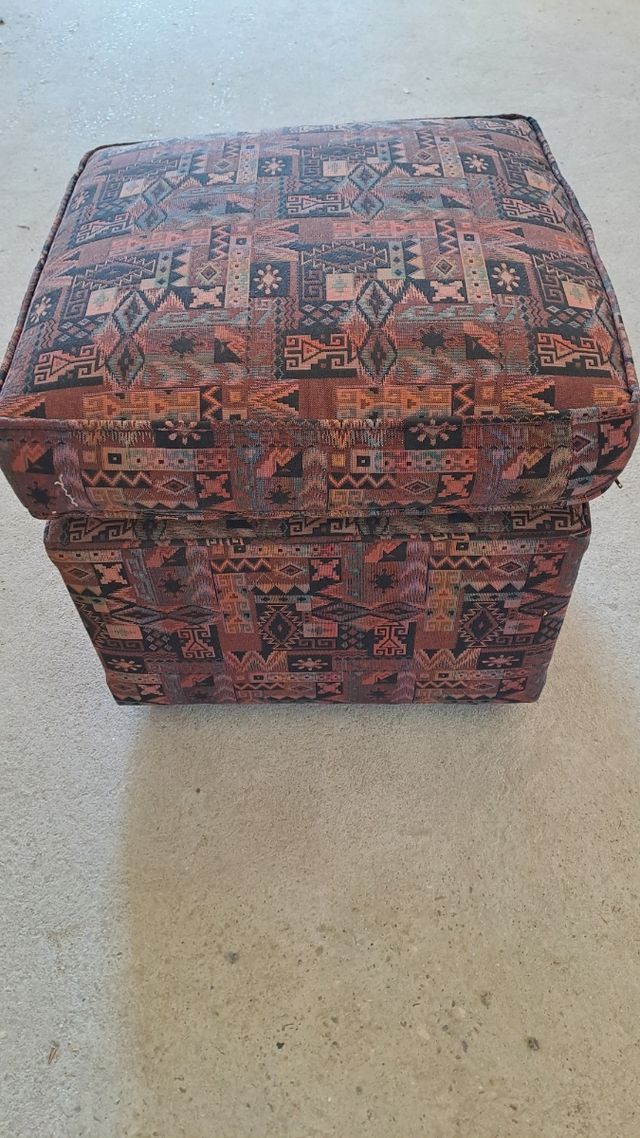 Sofá cama y sillones.