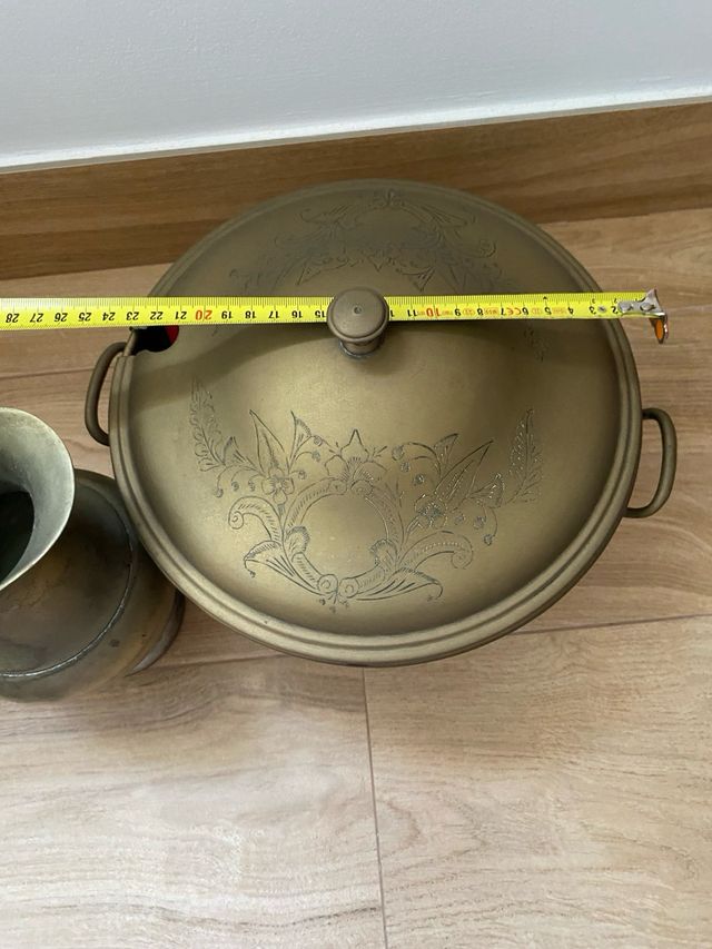 Conjunto sopera y jarra de agua metalicas