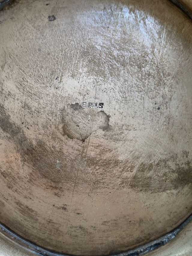 Conjunto sopera y jarra de agua metalicas