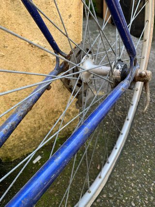 Bicicleta carretera para restaurar