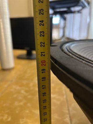 Subwoofer 18LB100 de 18 Pulgadas