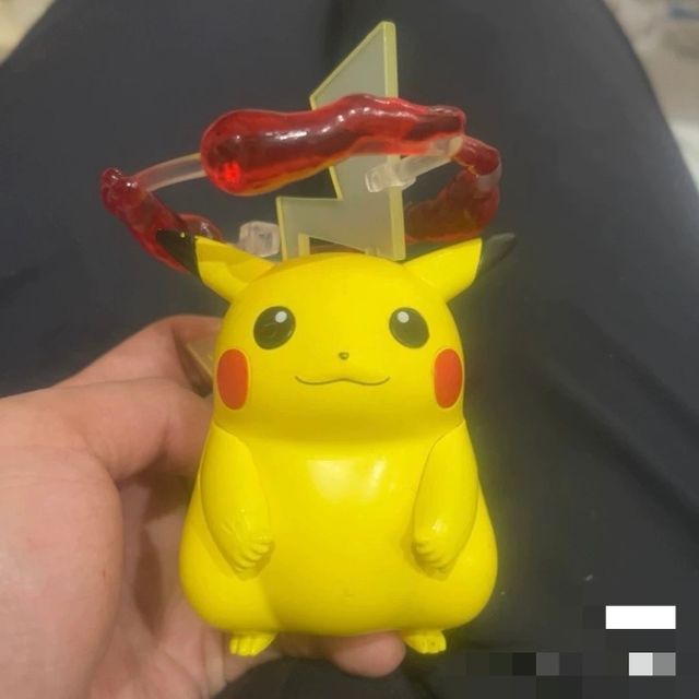 pokemon pikachu gigantamax takara tomy